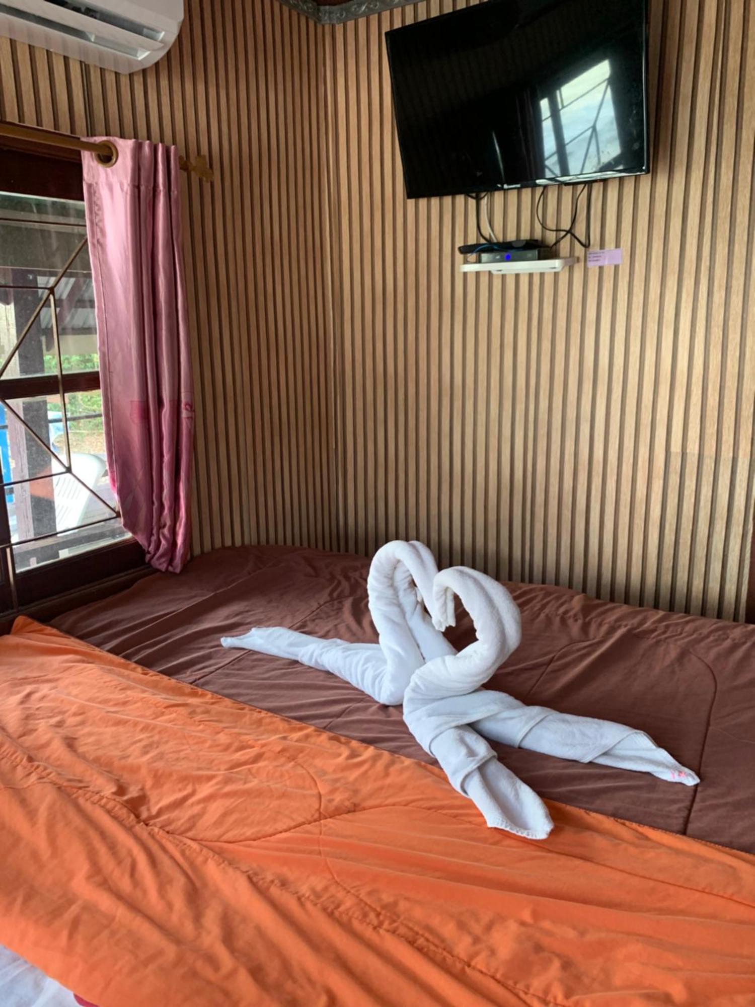 ลุงดำฮัทบีช Hotel Koh Samet Exterior foto
