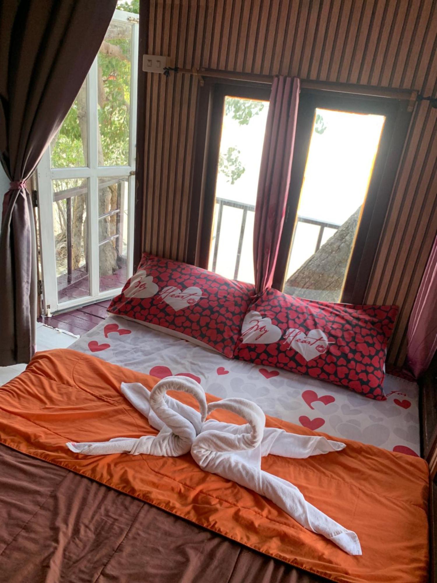 ลุงดำฮัทบีช Hotel Koh Samet Exterior foto